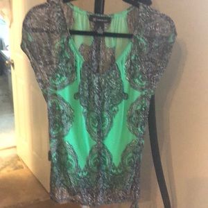 Super cute top! Excellent condition, no smoke